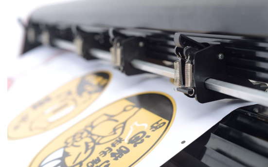 Плоттер для резки и гравировки SkyCut V-48